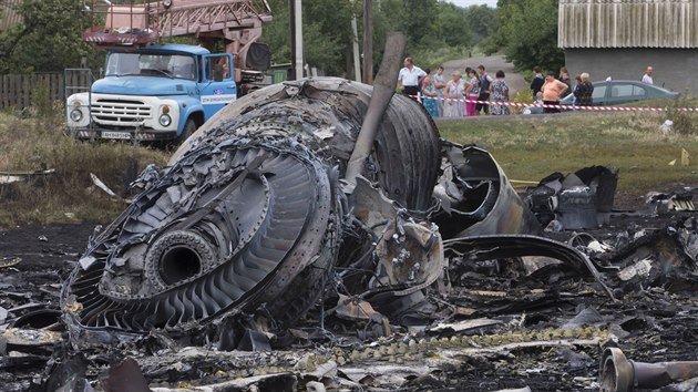 298 OBT. Nad vchodn Ukrajinou se 17. ervence 2014 ztil Boeing 777 Malaysia Airlines na lince z Amsterdamu do Kuala Lumpuru. Pinou katastrofy byl podle dosavadnch indici zsah raketou. Nikdo nepeil.