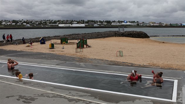 Pravdpodobn jedin pl s vyhvanm ocenem v Evrop  spolen s termlnmi bazny slou obyvatelm islandskho Reykjavku.