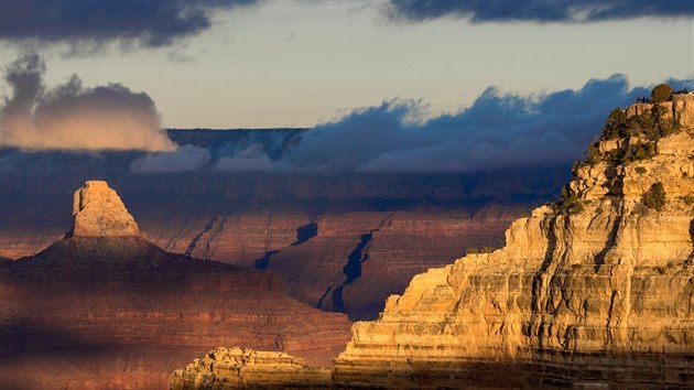 Grand Canyon. Zoroaster Temple a vyhldka Powell z oblben vyhldky Hopi Point