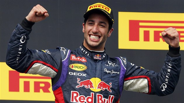 AUSTRALSKÝ TRIUMF. Daniel Ricciardo vyhrál s Red Bullem závod na maarském...