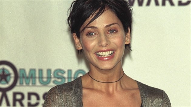 Natalie Imbruglia se v roce 1997 proslavila psn Torn.