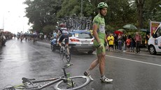 NEASTNÍK. Peter Sagan po hromadném pádu v devatenácté etap Tour de France.
