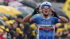 Vítz Ramunas Navardauskas v cíli devatenácté etapy Tour de France.