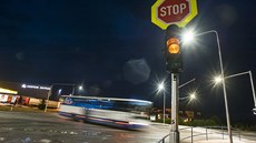 Zejména výjezd z vedlejších směrů křižovatky na hlavní silnici byl dříve... Zejména výjezd z vedlejších směrů křižovatky na hlavní silnici byl dříve...