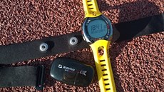 Přestože nemá GPS, díky akcelerometru v poloprůhledném čidle na hrudním pásu... Přestože nemá GPS, díky akcelerometru v poloprůhledném čidle na hrudním pásu...