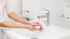 Někteří prodejci tvrdí, že na baterie by se měly používat jen přípravky, které... Někteří prodejci tvrdí, že na baterie by se měly používat jen přípravky, které...