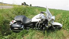 Při nehodě motocyklu u Lovčic se zranil řidič a spolujezdkyně. Při nehodě motocyklu u Lovčic se zranil řidič a spolujezdkyně.