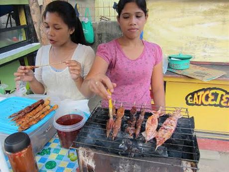 Nplavka street food