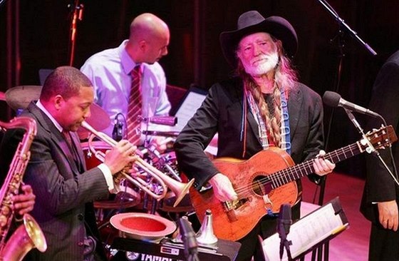 Wynton Marsalis (vlevo) & Willie Nelson (vpravo)