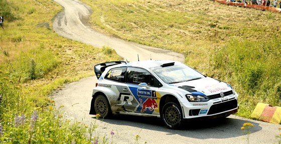 Sébastien Ogier na trati Finské rallye.