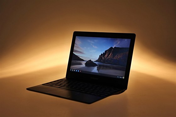 Chromebook 2 od Samsungu nabízí velice slunou výbavu.