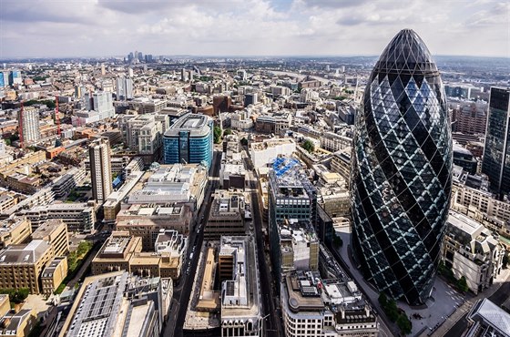 Komerní mrakodrap 30 St Mary Axe, které se íká Okurka, byl dokonen v...