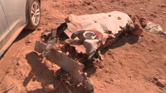 V libyjskm Benghz se pi bojch ztil vldn MiG. (30. ervence 2014)