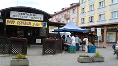 Lidé, kteří podepsali petici, chtějí zrušit tržnici v těsném sousedství... Lidé, kteří podepsali petici, chtějí zrušit tržnici v těsném sousedství...