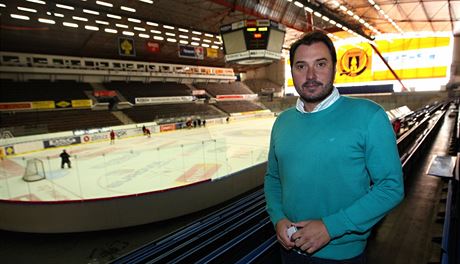 Jednatel hokejového klubu PSG Zlín a marketingový manaer stavební spolenosti PSG Patrik Kamas je zlínským lídrem hnutí ANO.