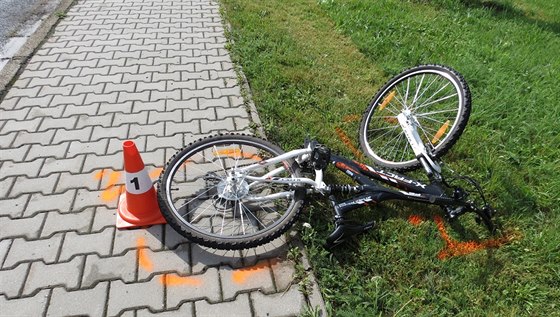 Váná nehoda v Mladých Bukách na Trutnovsku, kde dolo ke stetu automobilu s...