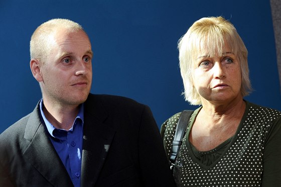 Petr vábenský a jeho matka Ludmila prodali na podzim 2012 alkohol mui z Brna,...