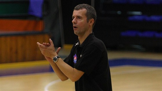 Mirsad Alilovi vede trénink basketbalist USK Praha