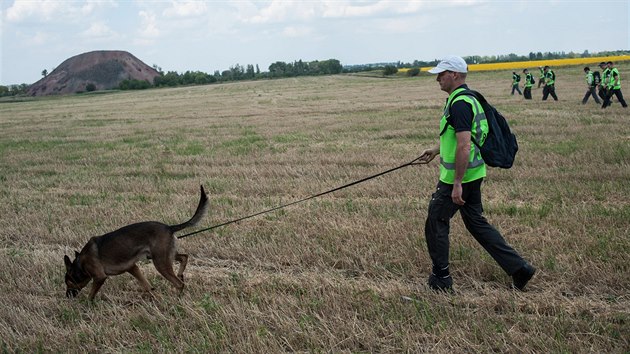 Mezinrodn experti na mst pdu malajsijskho boeingu na vchod Ukrajiny (5. srpna 2014)