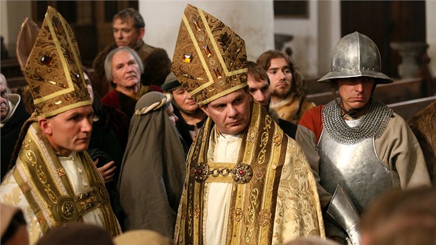 Filmai nateli v prostorch Chebskho hradu i v kostele historick drama Jan Hus.