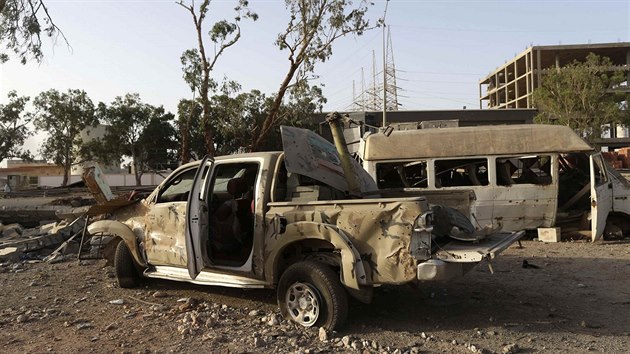 Boje mezi vldnmi silami a povstalci zanechaly v Benghz znan kody (30. ervence 2014).