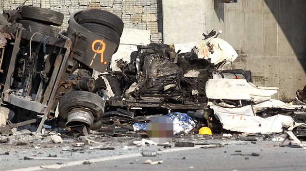 Tragick nehoda u Cholupickho tunelu ve tvrtek 7. srpna zastavila provoz na Praskm okruhu.