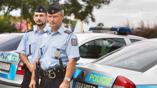 Luk Kasal (vlevo) a Michal Bran z oddlen Metro prask policie pedvdj nov epice lodiky