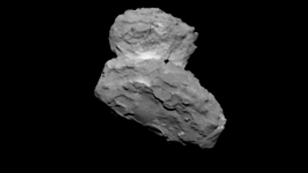 Snmek komety urjumov-Gerasimenko pozen kamerou OSIRIS na sond Rosetta prvnho srpna 2014 ze vzdlenosti 1000 kilometr.