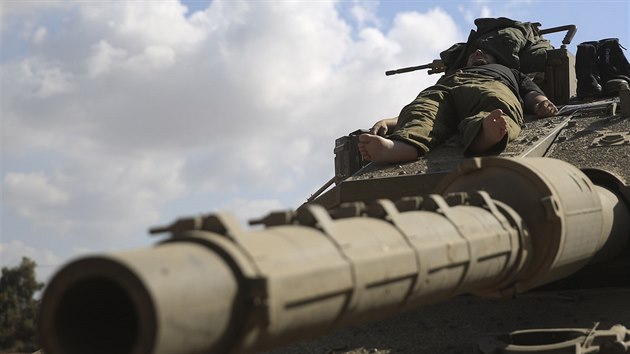 Izraelsk vojk odpov po nvratu z Psma Gazy. (4. srpna 2014)