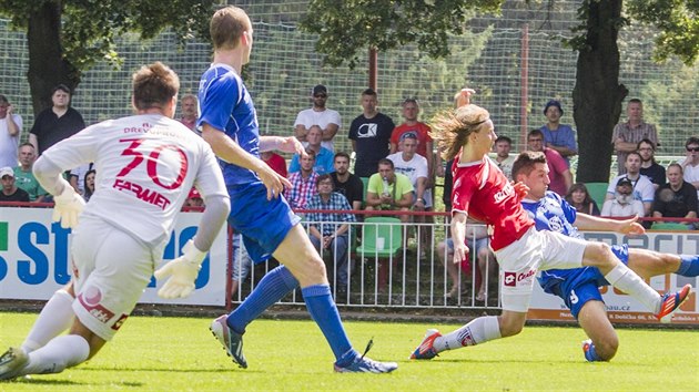 Momentka z utkn Pardubice (erven) vs. Vlaim