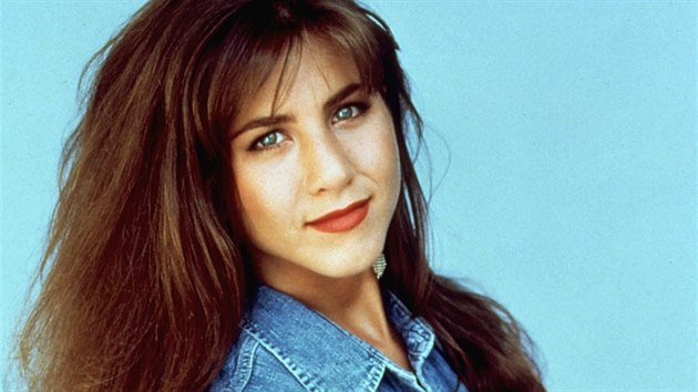 Jennifer Anistonov v 90. letech, kdy podle svch vlastnch slov mla hodn kulat obliej, protoe se pecpvala.