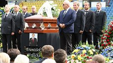 SBOHEM, FRANTO! Na pohřbu Františka Hrdličky byl v čestné stráži také Pavel... SBOHEM, FRANTO! Na pohřbu Františka Hrdličky byl v čestné stráži také Pavel...