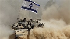 Izraelské tanky se stahují z Gazy (3. ervence 2014).