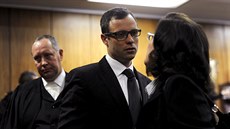 Oscar Pistorius pi píchodu do soudní sít v Pretorii (7. srpna)