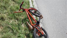 Nehoda třináctiletého cyklisty s osobním autem v Častolovicích. (7. 8. 2014) Nehoda třináctiletého cyklisty s osobním autem v Častolovicích. (7. 8. 2014)