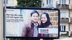 Česká spořitelna má zálusk na vietnamské klienty. Své billboardy přeložila do Česká spořitelna má zálusk na vietnamské klienty. Své billboardy přeložila do