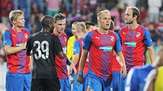 Plzeňští fotbalisté po domácí prohře s Ploještí. Plzeňští fotbalisté po domácí prohře s Ploještí.