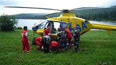 Tce zranný motorká letl vrtulníkem do liberecké nemocnice.