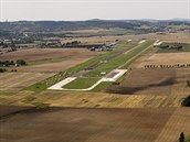 Příbram - Dlouhá Lhota, domovské letiště Jiřího Pruši shora. Příbram - Dlouhá Lhota, domovské letiště Jiřího Pruši shora.