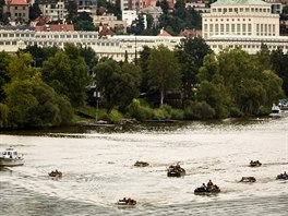 "Nejsme ádná organizovaná skupina, jen blázni, kteí renovují staré vraky....