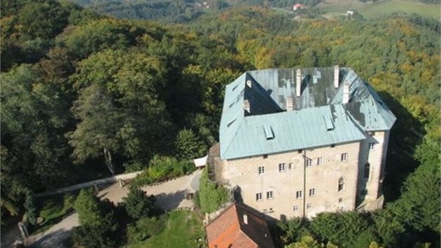 Hrad Houska je jednm z nejtajemnjch mst esk republiky.