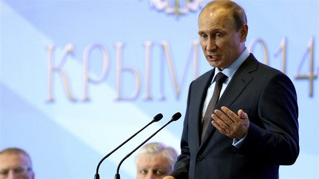 Rusk prezident Putin bhem projevu na Krymu (14. srpna 2014).