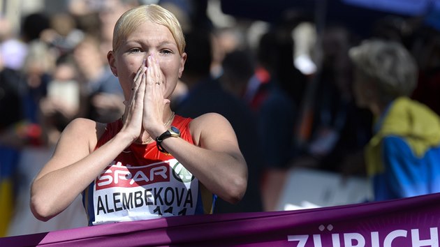 Ruska Elmira Alembekovov vyhrla na ME v Curychu chodeck zvod na 20 kilometr.
