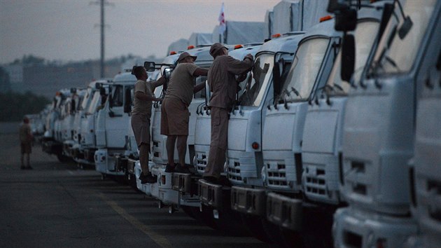 Celá akce se má odehrávat pod záštitou Červeného kříže, ten však vypravení kolony zřejmě neschválil. (12. srpna 2014)