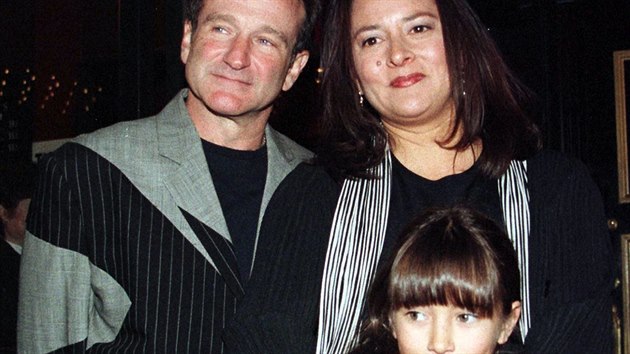 Robin Williams, jeho druh manelka Marsha a dcera Zelda (New York, 13. prosince 1998)