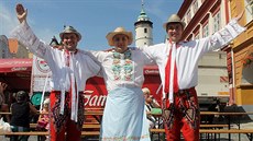 Folklórní vystoupení, pouťové atrakce, chodské koláče, staročeský jarmark. To... Folklórní vystoupení, pouťové atrakce, chodské koláče, staročeský jarmark. To...