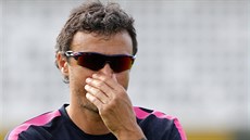 Nový barcelonský trenér Luis Enrique bhem pípravy v tréninkovém centru Joana...