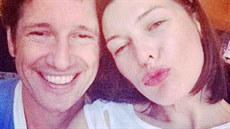 Milla Jovovichová zveejnila selfie s manelem.