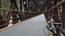 elezniní viadukt nad  Chiusaforte dnes slouí cyklistm.