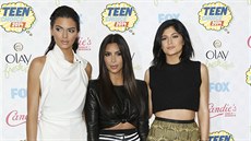 Kendall Jennerová, Kim Kardashianová a Kylie Jennerová na Teen Choice Awards...